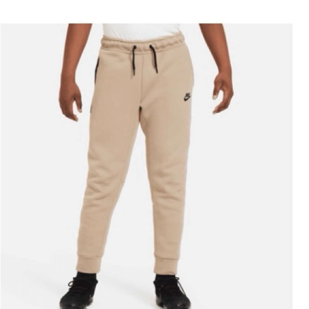 Nike Sportswear Tech
Fleece
